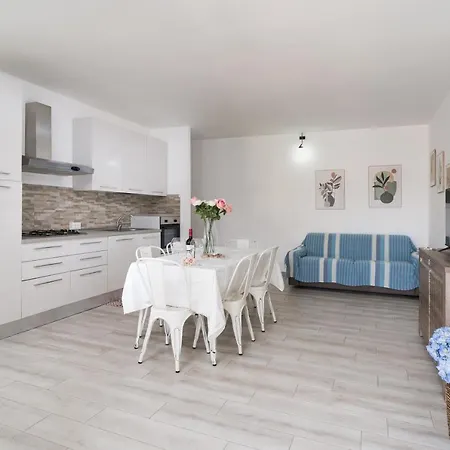 Celeste Apartamento Orosei